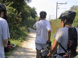 Route 5 has just passed under the railway line at Vers le Lac, Font, 16.2 miles into the ride